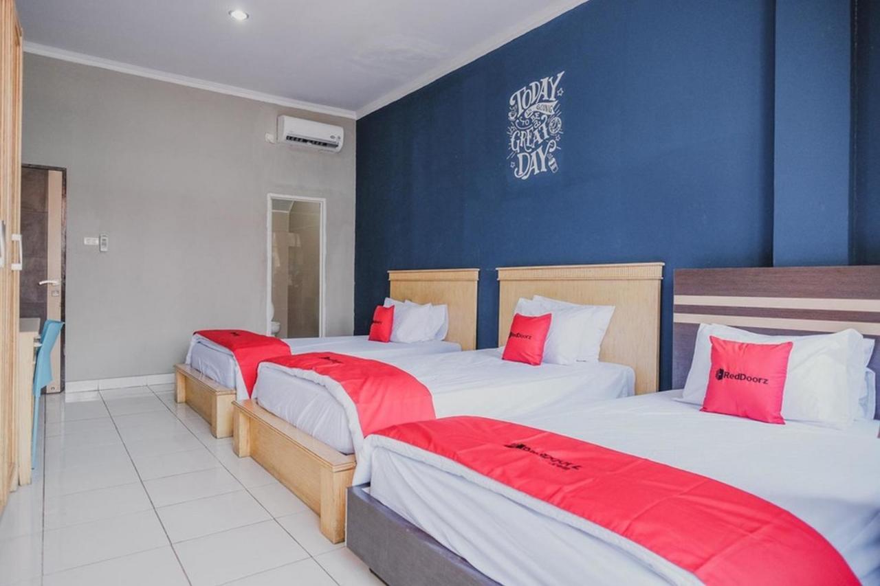 Hotel Reddoorz @ Jalan Hayam Wuruk Lampung 2 Bandar Lampung Zewnętrze zdjęcie